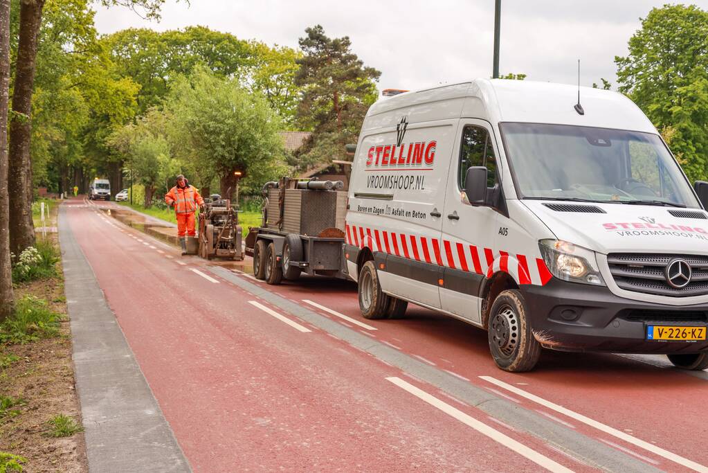 Herstelwerkzaamheden middengeleider fietsstraat