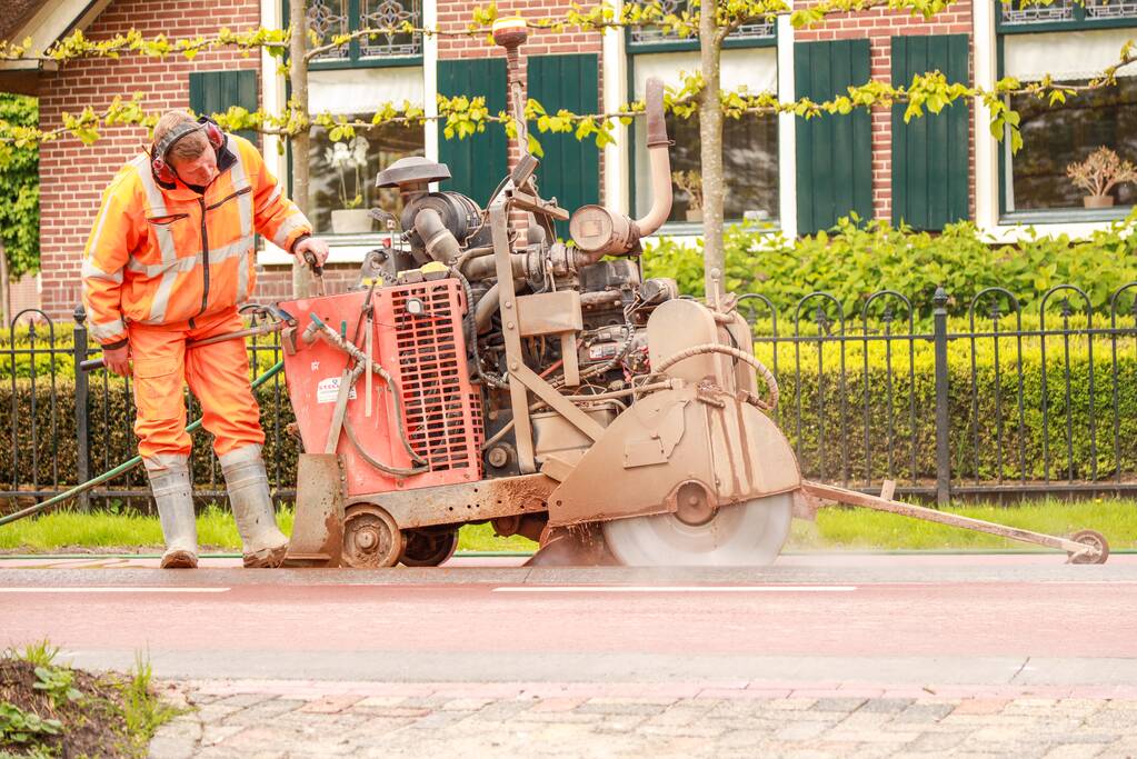 Herstelwerkzaamheden middengeleider fietsstraat
