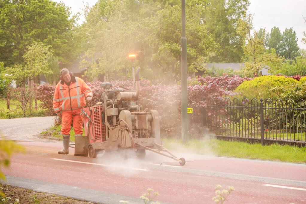 Herstelwerkzaamheden middengeleider fietsstraat