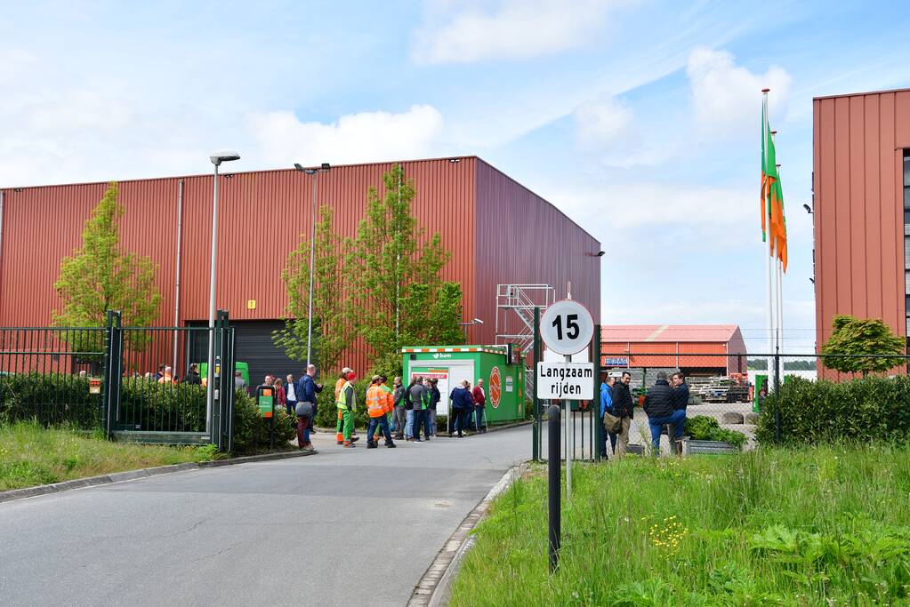 Bedrijf ontruimd na fabrieksbrand