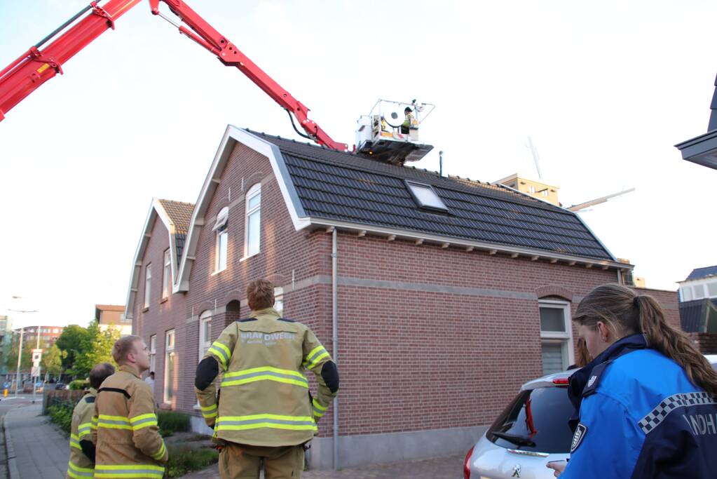 Veel rook bij schoorsteenbrand
