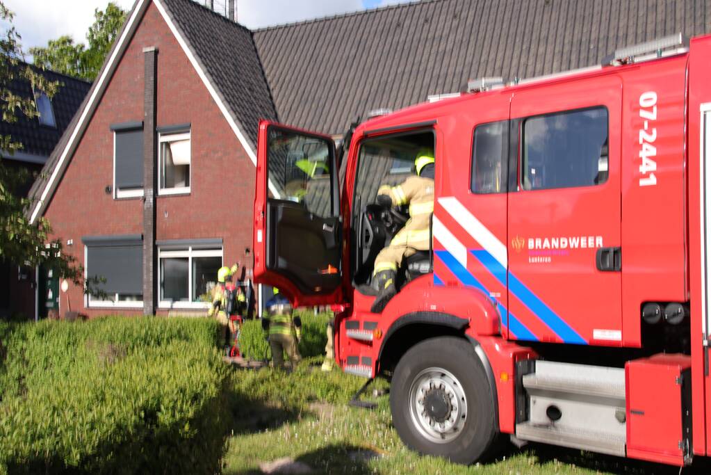 Afzuigkap in brand door frituurpan