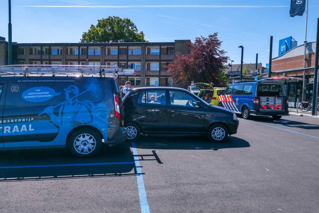 Automobiliste gewond op parkeerplaats