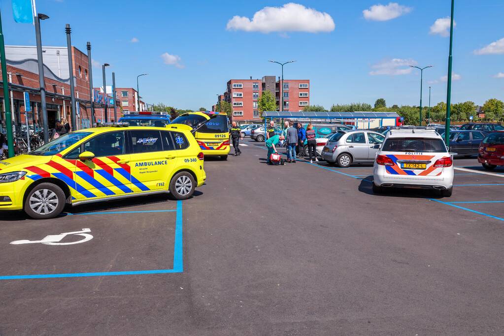 Automobiliste gewond op parkeerplaats