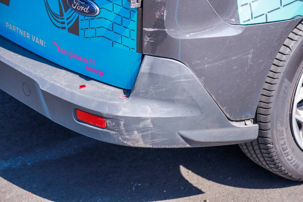 Automobiliste gewond op parkeerplaats