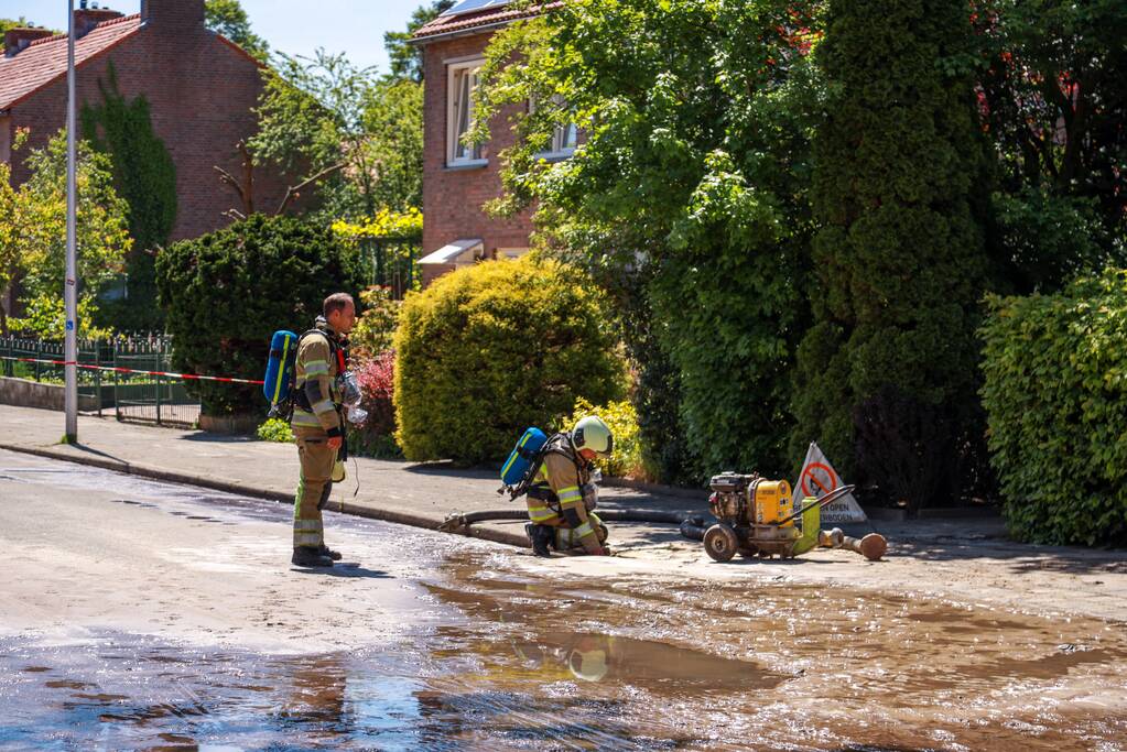 Sterke gaslucht bij sinkhole
