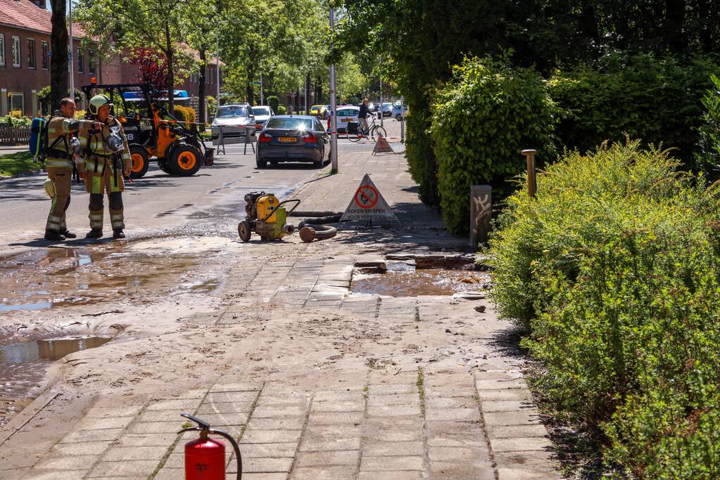 Sterke gaslucht bij sinkhole