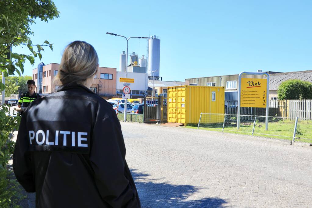 Politie doorzoekt vier locaties van afval- en grondbewerkingsbedrijf Vink