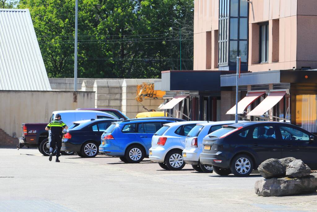 Politie doorzoekt vier locaties van afval- en grondbewerkingsbedrijf Vink