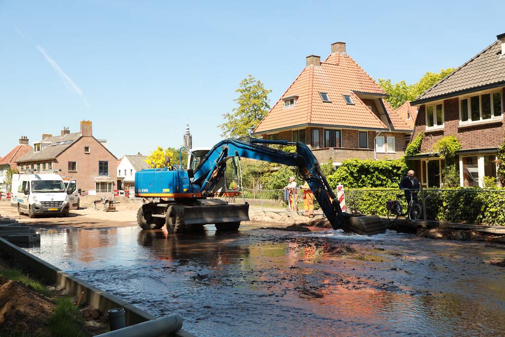 Waterleiding gesprongen door graafwerkzaamheden