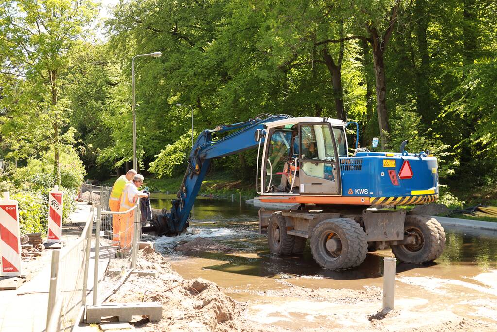 Waterleiding gesprongen door graafwerkzaamheden