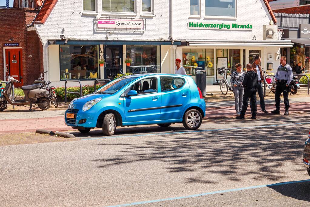 Jonge fietsster gewond na botsing met auto