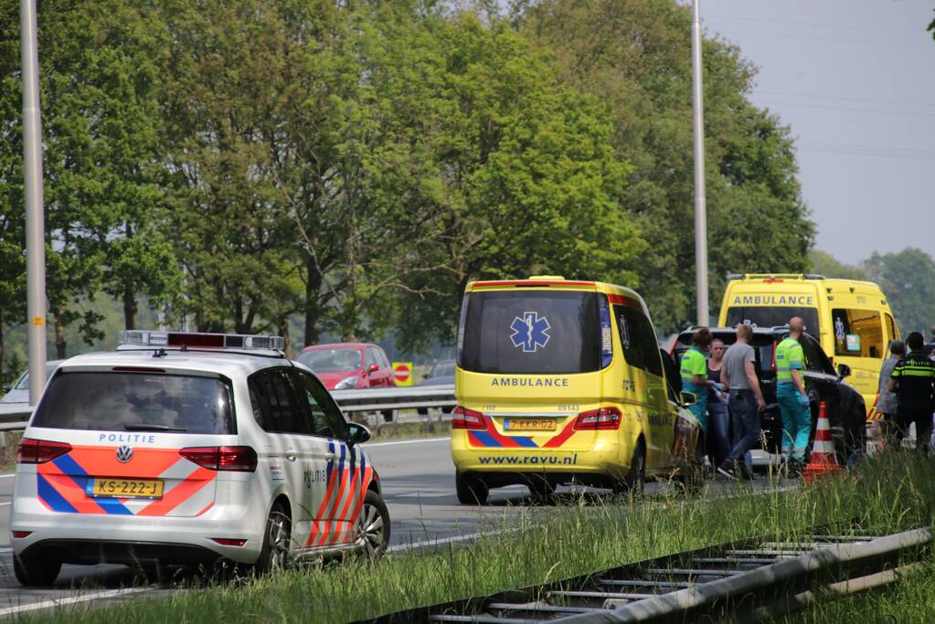 Drie voertuigen botsen, A1