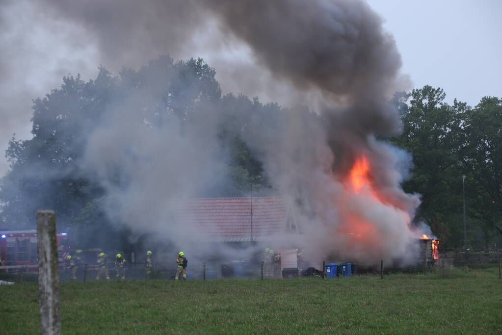 Schuur verwoest door brand