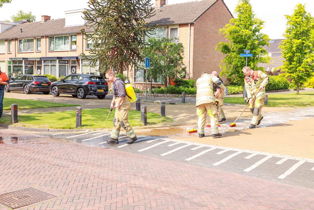 Meterslang oliespoor zorgt voor spekglad wegdek