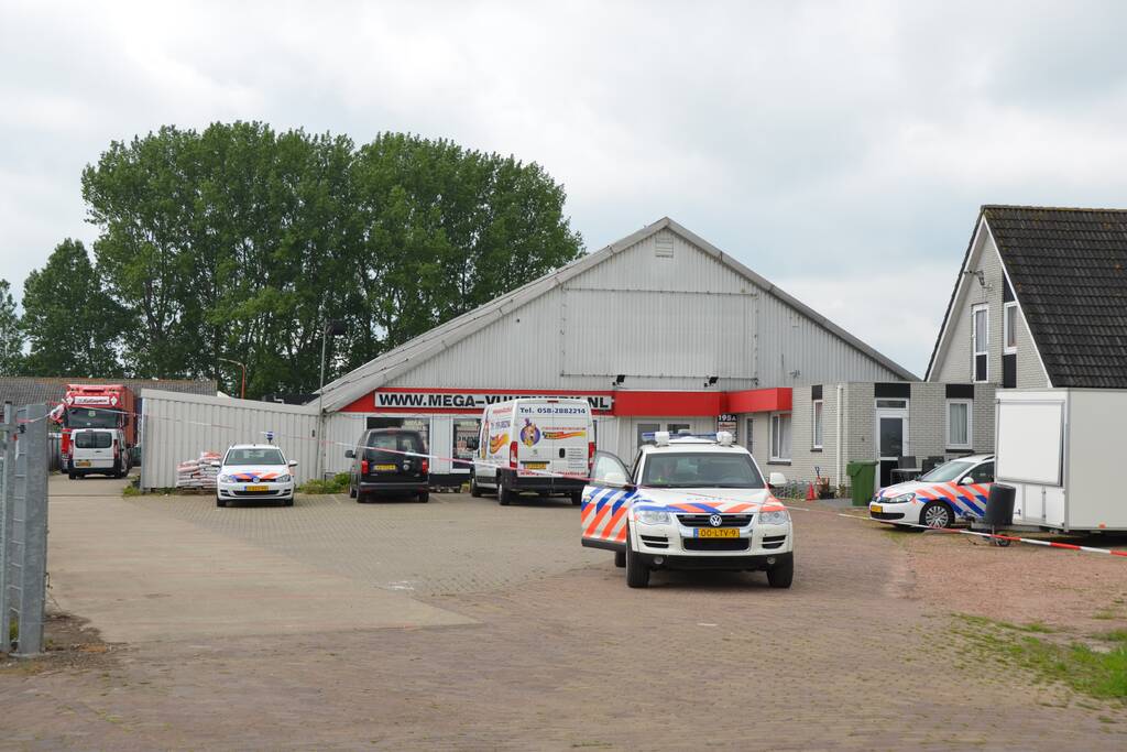 Ontmanteling drugslab in bedrijfspand in volle gang