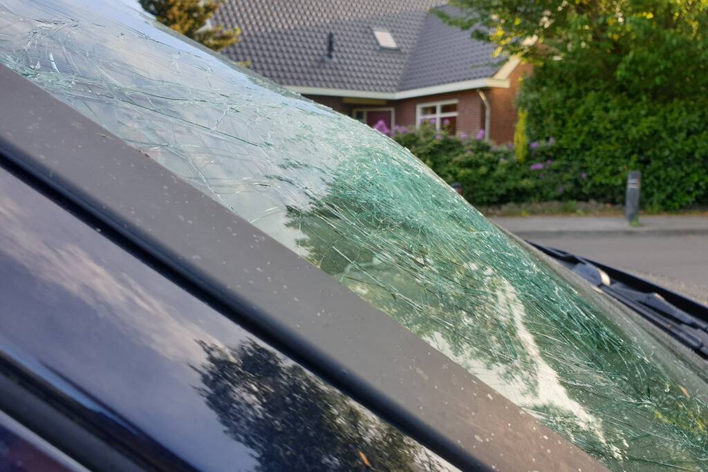 Flinke schade bij aanrijding op kruising