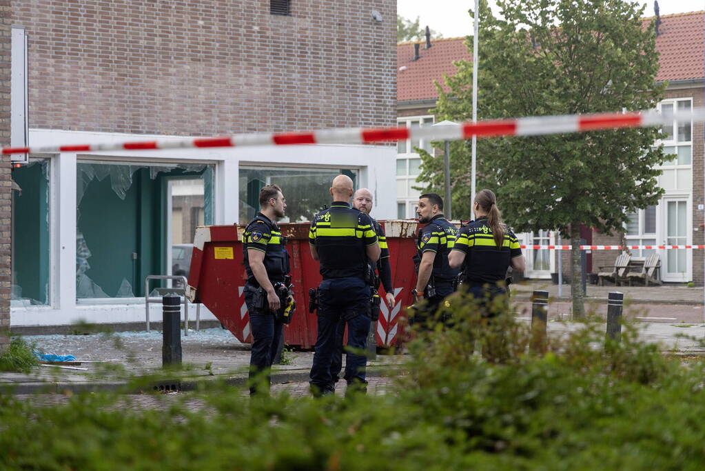 Meerdere ramen kapot na explosie