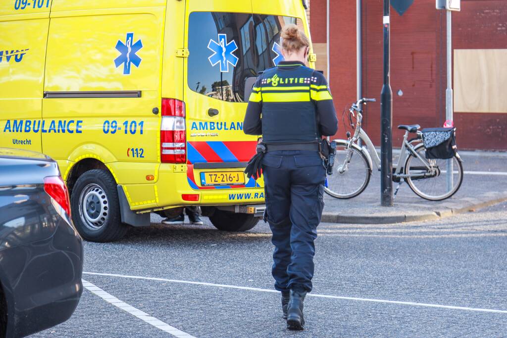 Automobilist ziet stilstaande fietsster over het hoofd