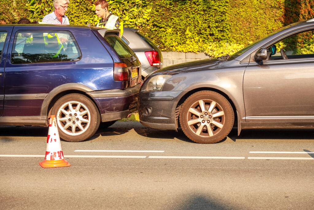 Veel schade bij kop-staart botsing