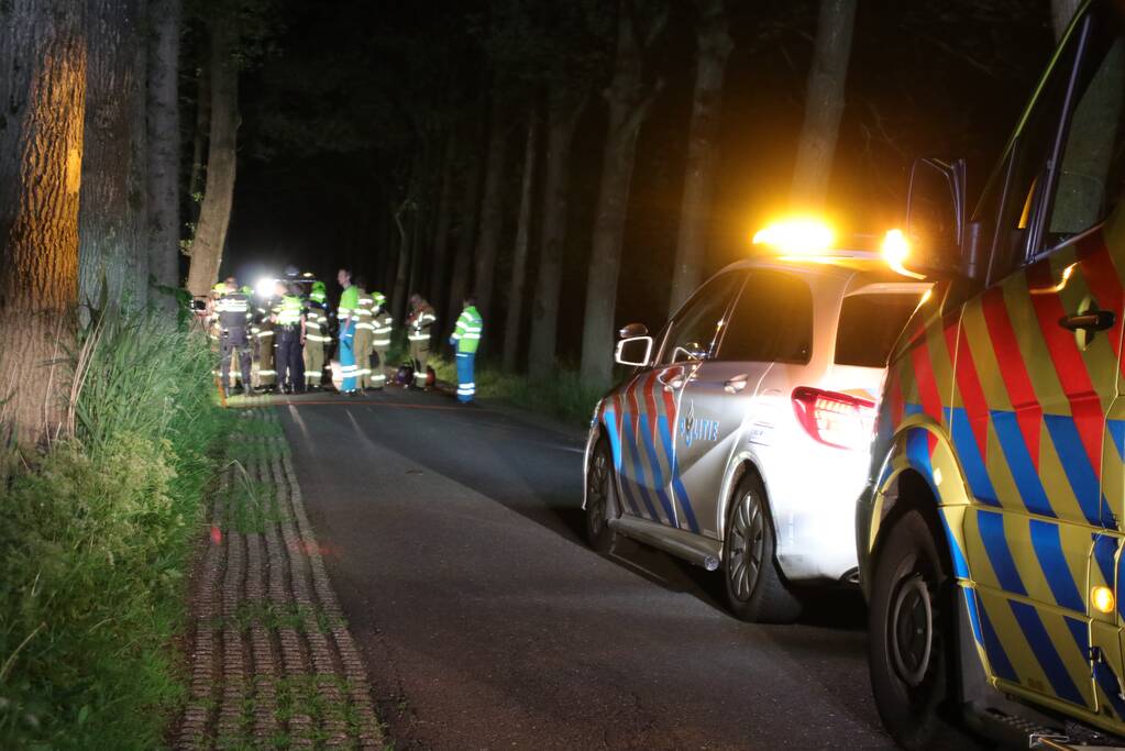 Gewonde bestuurder vlucht na crash