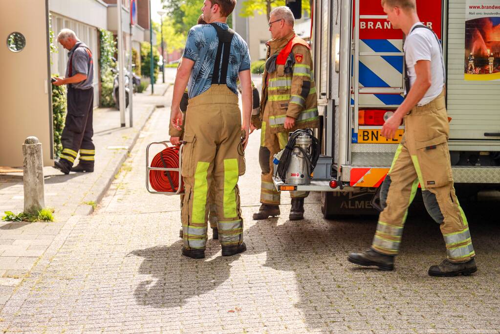 Verdieping blank door waterlek in woning