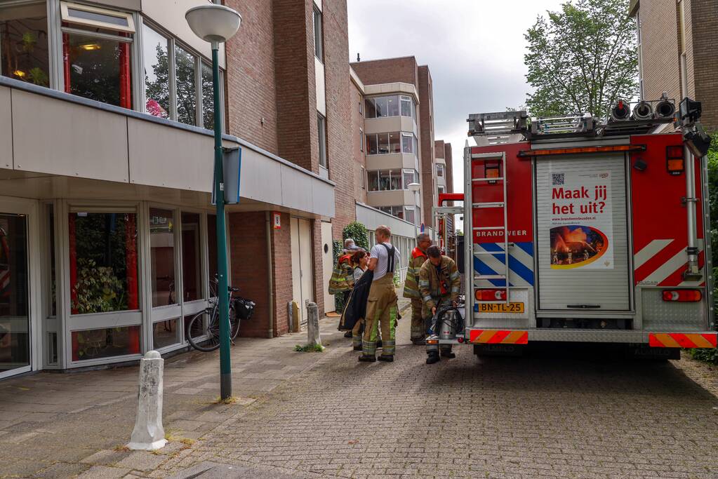 Verdieping blank door waterlek in woning