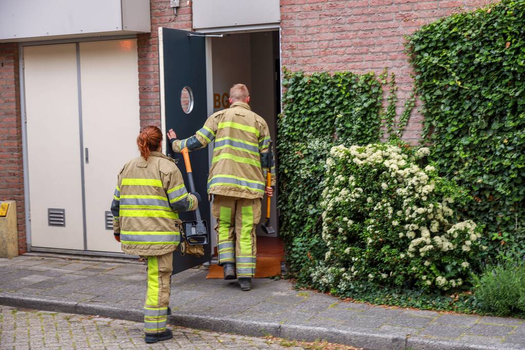 Verdieping blank door waterlek in woning