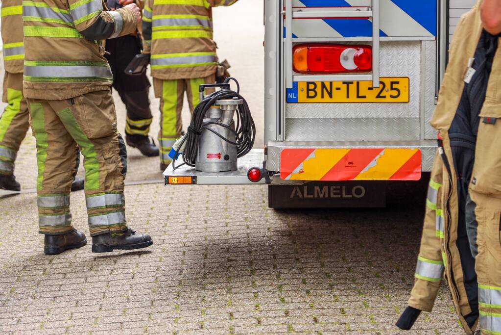 Verdieping blank door waterlek in woning
