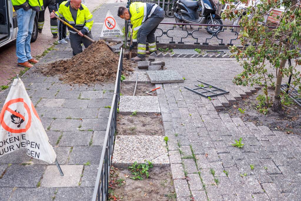 Bewoner doorboord gasleiding met hekwerk