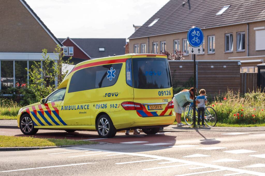 Wielrenner gewond na botsing met auto