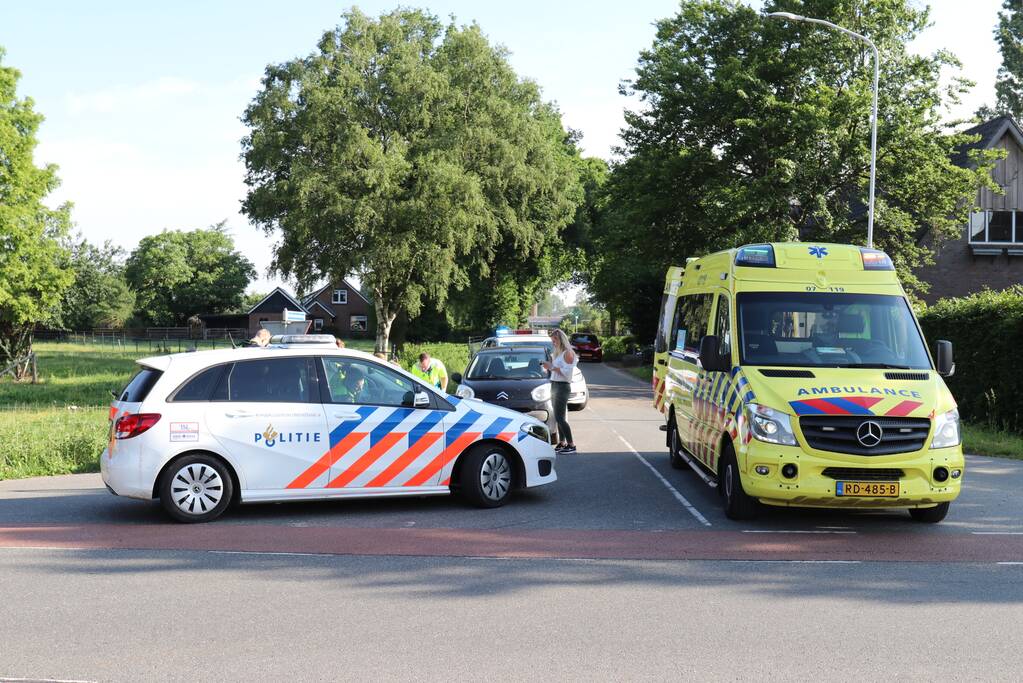 Mountainbiker gewond na botsing met auto
