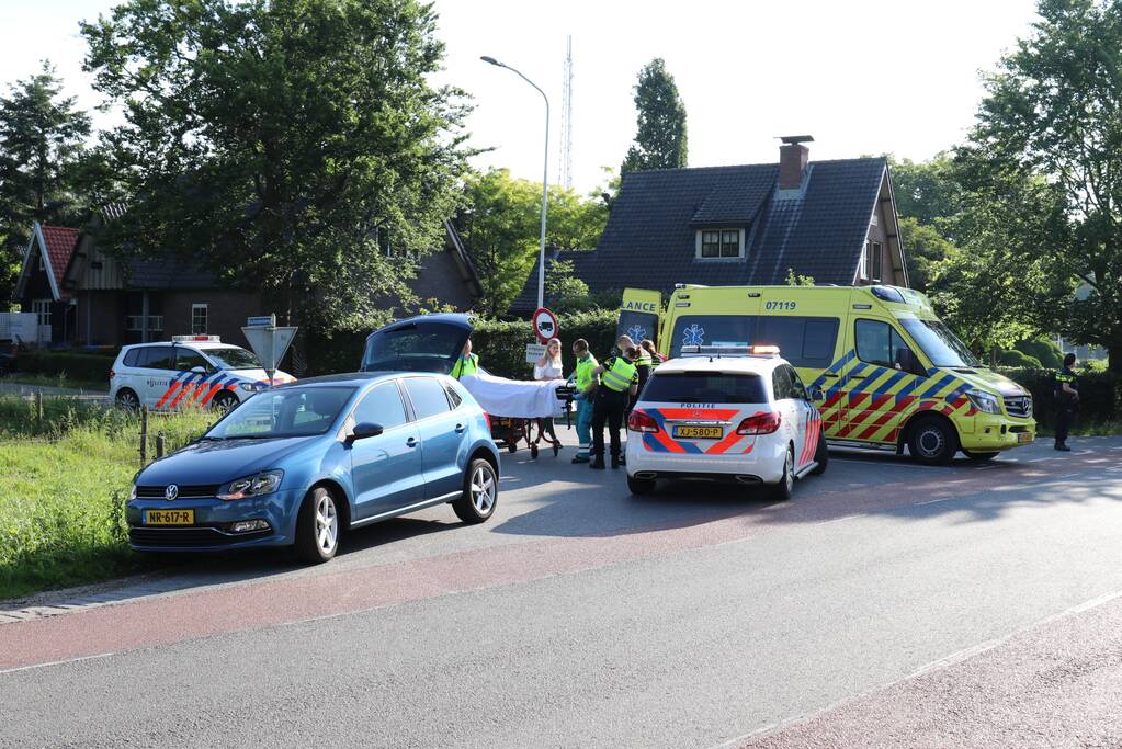Mountainbiker gewond na botsing met auto