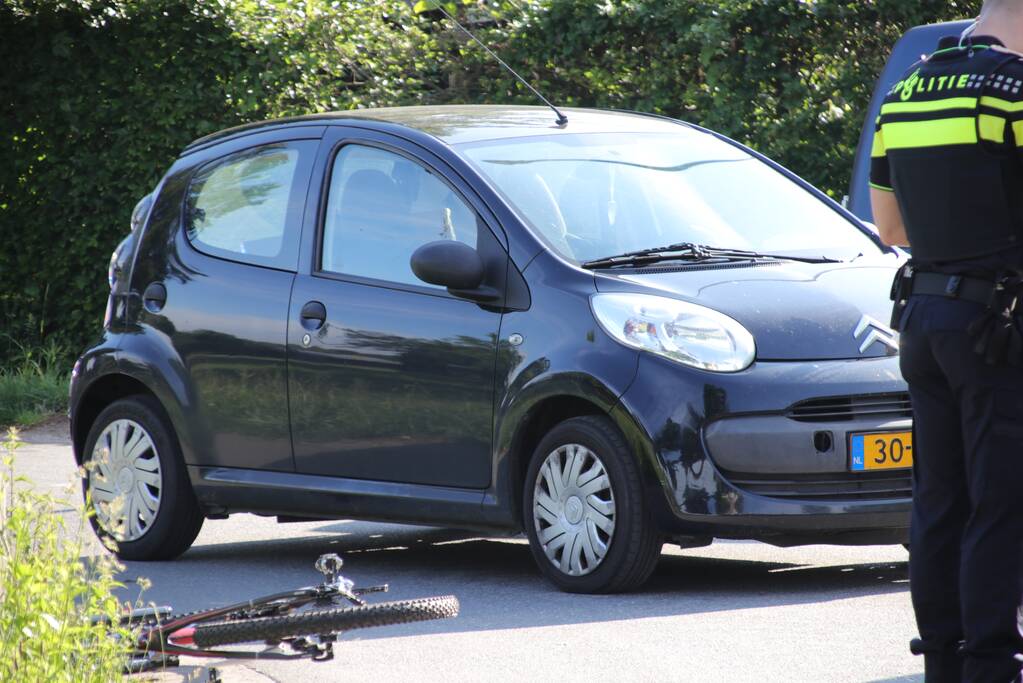 Mountainbiker gewond na botsing met auto