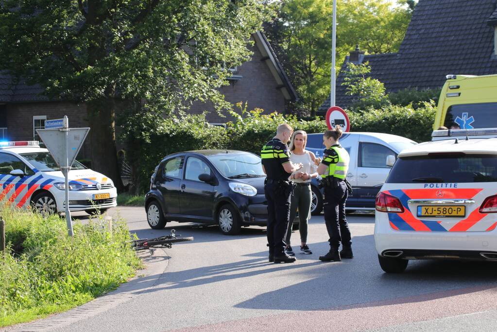 Mountainbiker gewond na botsing met auto