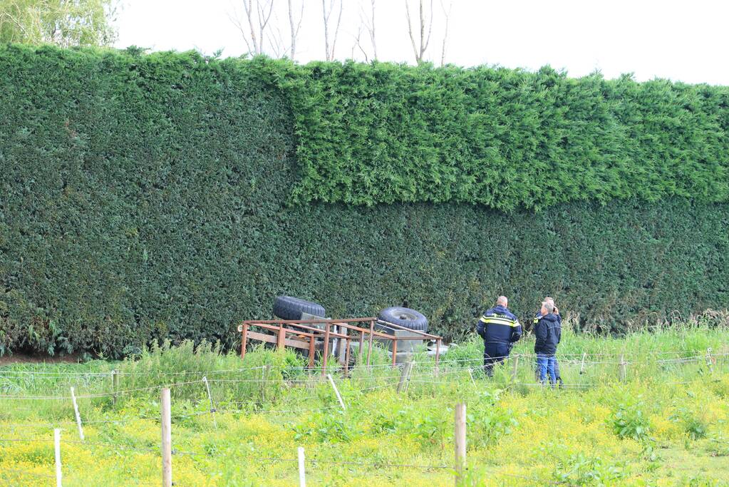 Persoon ernstig gewond bij snoeiwerkzaamheden