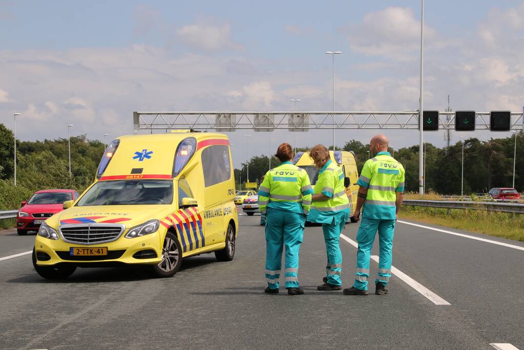 Twee rijbanen afgesloten wegens ongeval met vrachtwagen