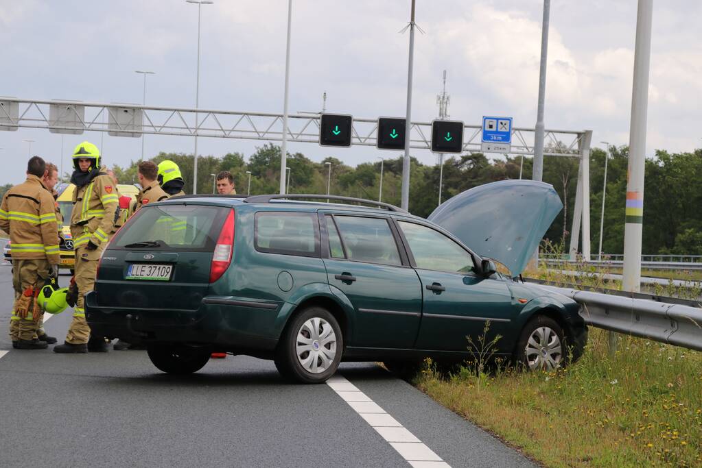 Twee rijbanen afgesloten wegens ongeval met vrachtwagen
