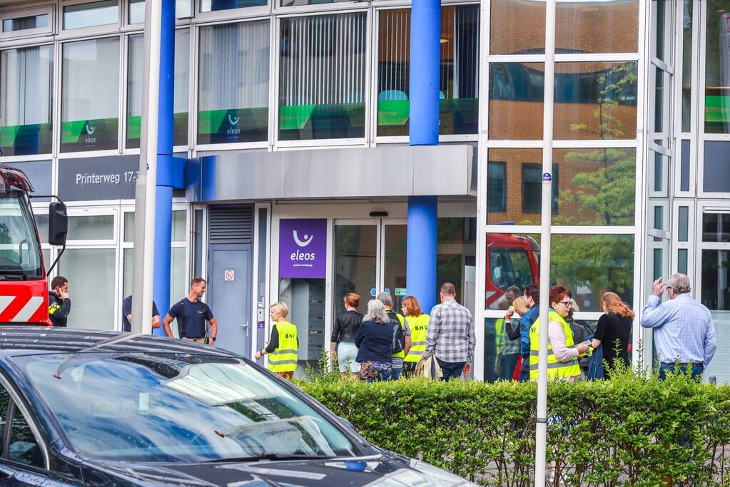 Bedrijf ontruimd na gaslucht