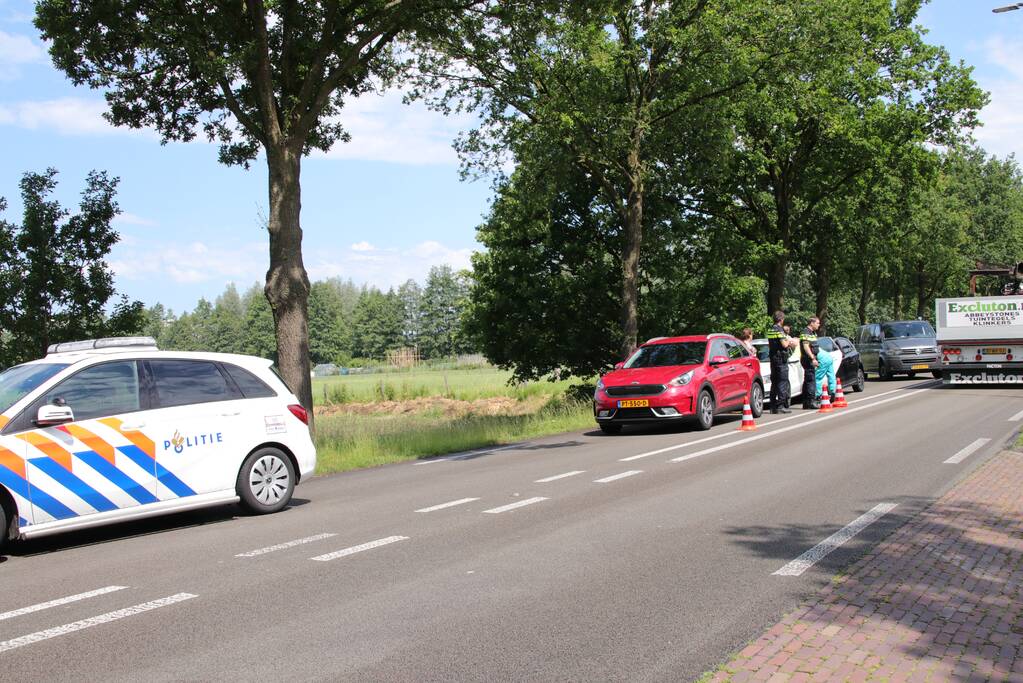 Nekklachten bij aanrijding met drie auto's