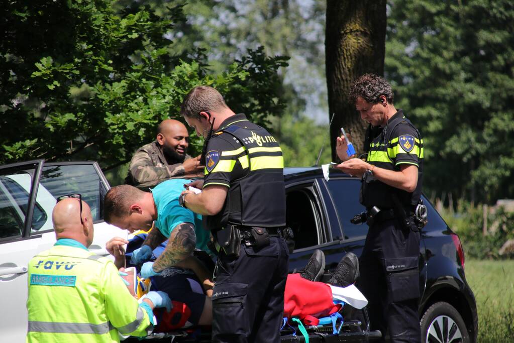 Nekklachten bij aanrijding met drie auto's