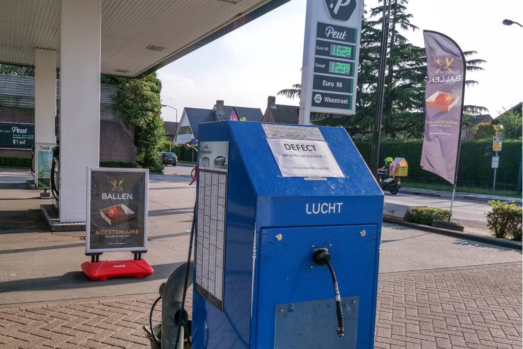 Vandalen vernielen bandenpomp