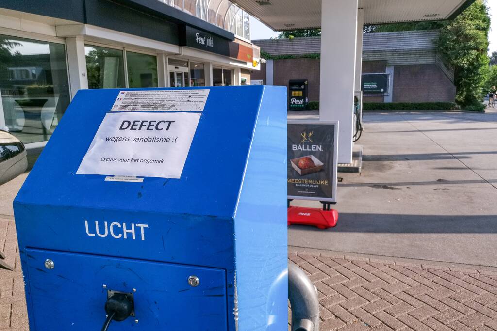 Vandalen vernielen bandenpomp