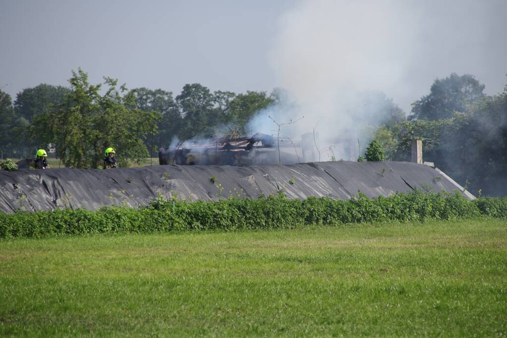 Schuur verwoest door brand