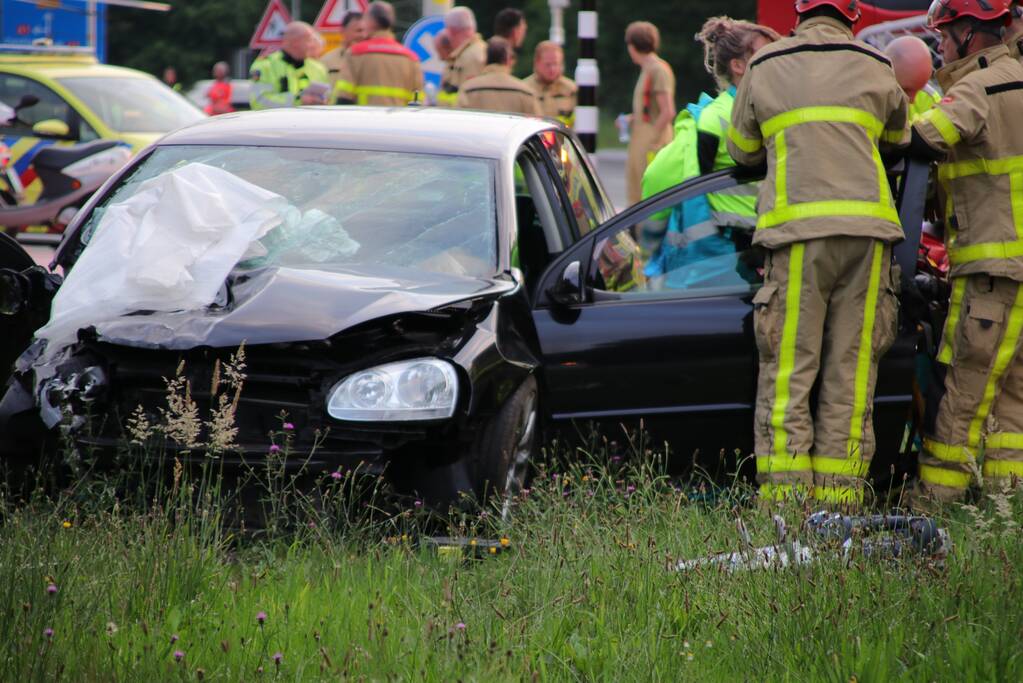 Zeer ernstige ongeval tussen twee voertuigen