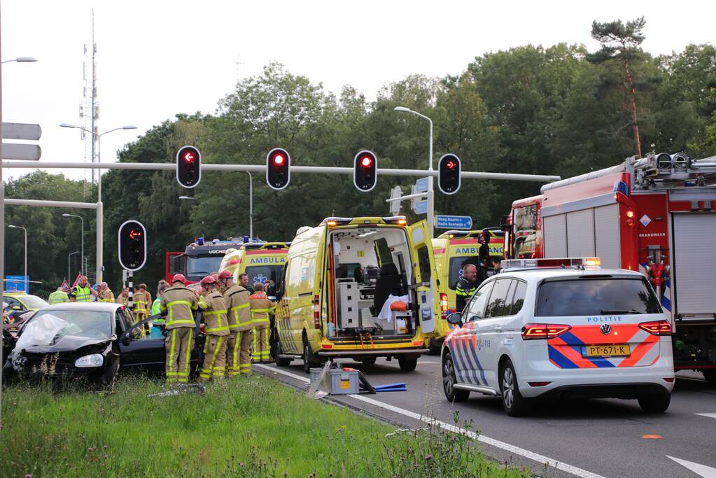 Zeer ernstige ongeval tussen twee voertuigen
