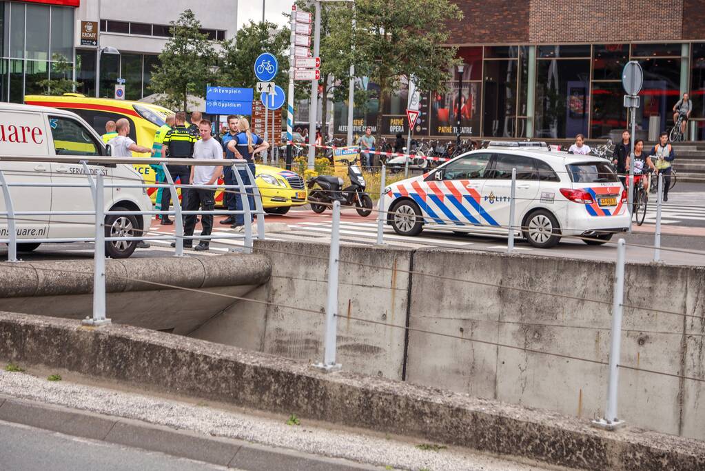 Snorfietser gewond na botsing