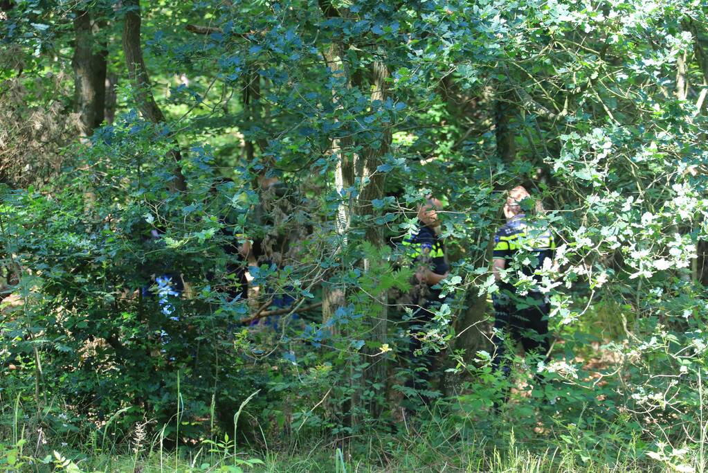 Stoffelijk overschot aangetroffen in bos
