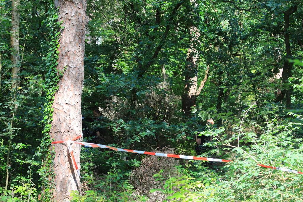 Stoffelijk overschot aangetroffen in bos