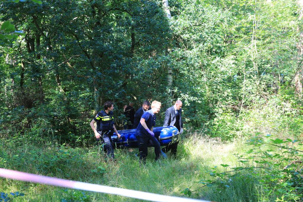 Stoffelijk overschot aangetroffen in bos